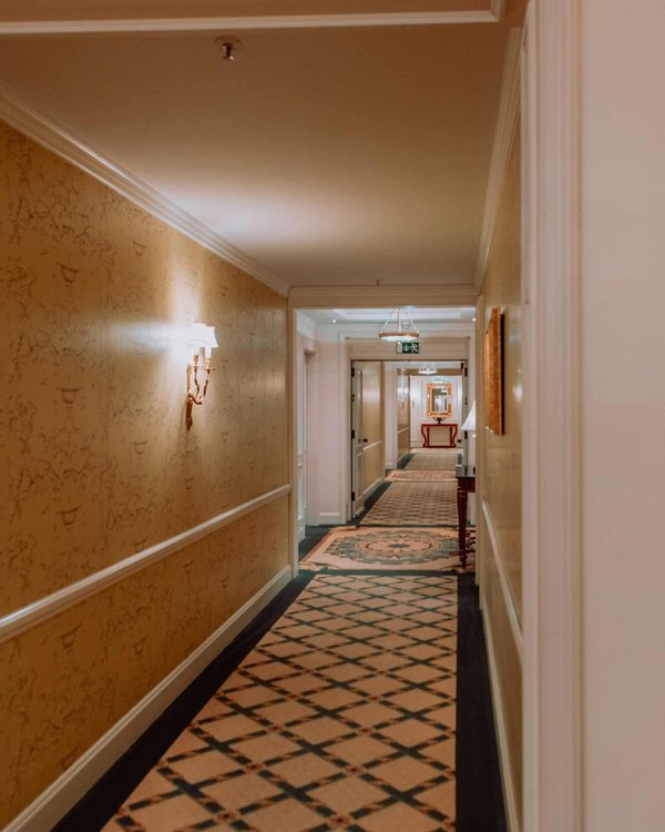 Comment concevoir un espace de rangement intelligent dans un couloir étroit ?