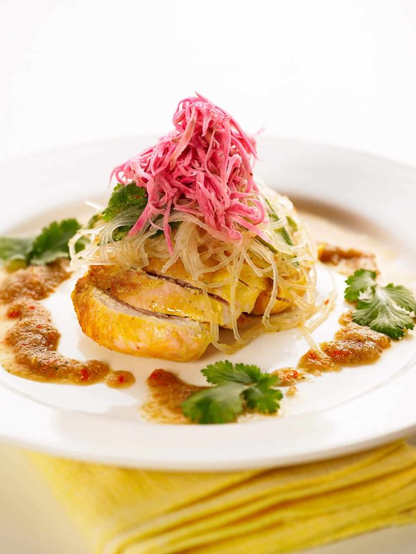 Comment aménager une entrée accueillante et fonctionnelle dans un espace restreint ?